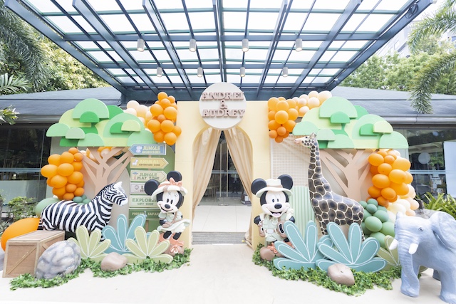 Mickey & Minnie Safari themed entrance installation